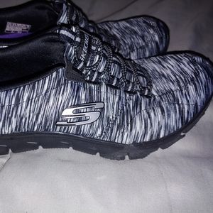 Skechers 8.5 womens